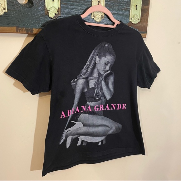 Ariana Grande 2015 Honeymoon Tour Concert T-Shirt Size Medium - Picture 5 of 12